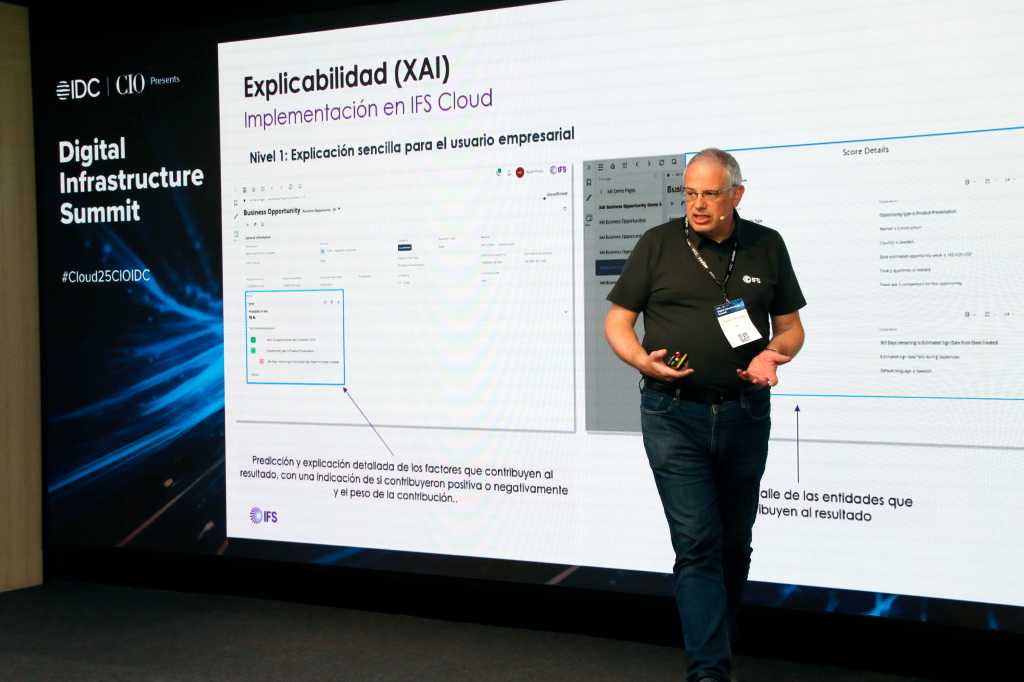 Gonzalo Valle, director preventa en IFS Iberia, puso de relieve la aproximación “diferencial” de la compañía en materia de IA.