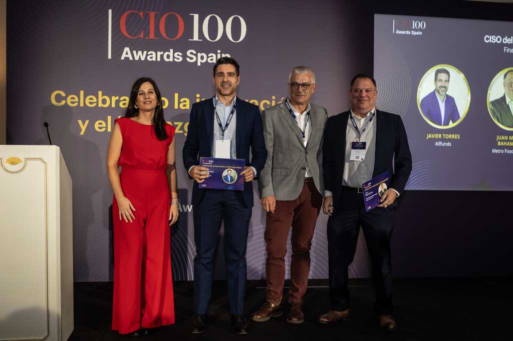 Esther Macías, Javier Torres (Allfunds), José Luis Basabe Echezarraga (ITP Aeropor) y Juan Manuel Bahamonde (Metro Food Sourcing).
