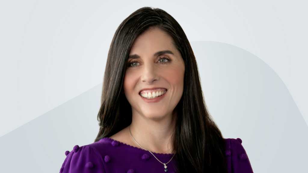 headshot of Jennifer Manry