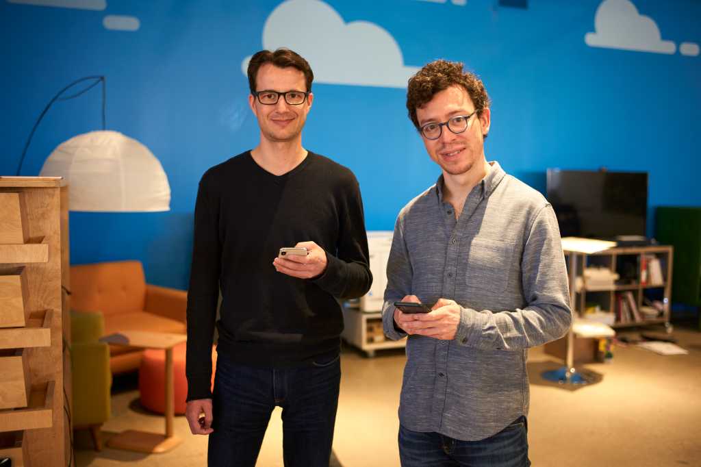 Severin Hacker y Luis von Ahn, cofundadores de Duolingo.